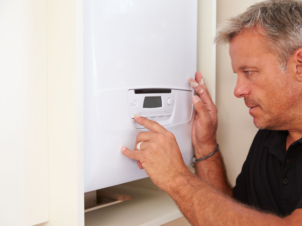 Boiler Service Sunderland Fast & Affordable Boiler Service in Sunderland Whether it is pipes knocking in the night, rooms heating unevenly or an annual combi boiler service – our team is here to help with honest advice and affordable prices.