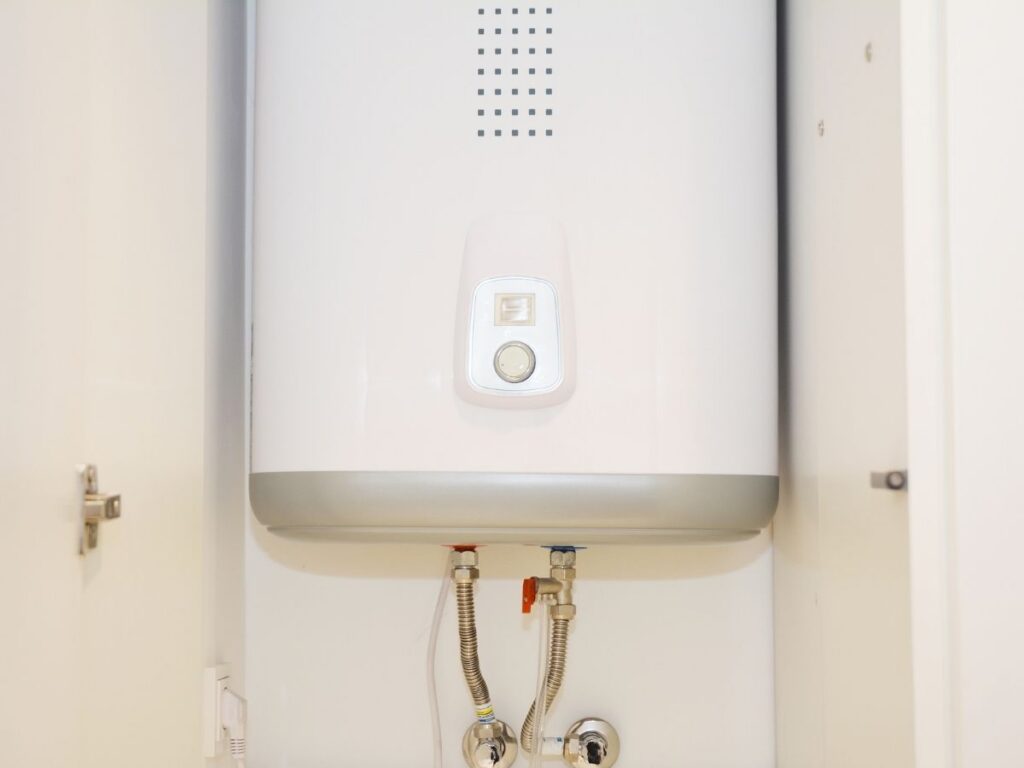 Combi Boiler vs Hot Water Cylinder: Heating System Guide